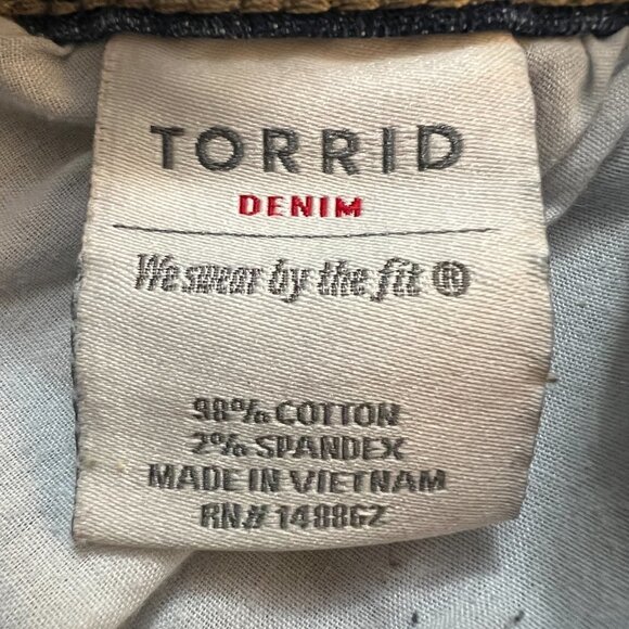 Torrid Plus Girlfriend Mid=Rise Embroidered Follow Your Heart Jeans - Picture 10 of 12